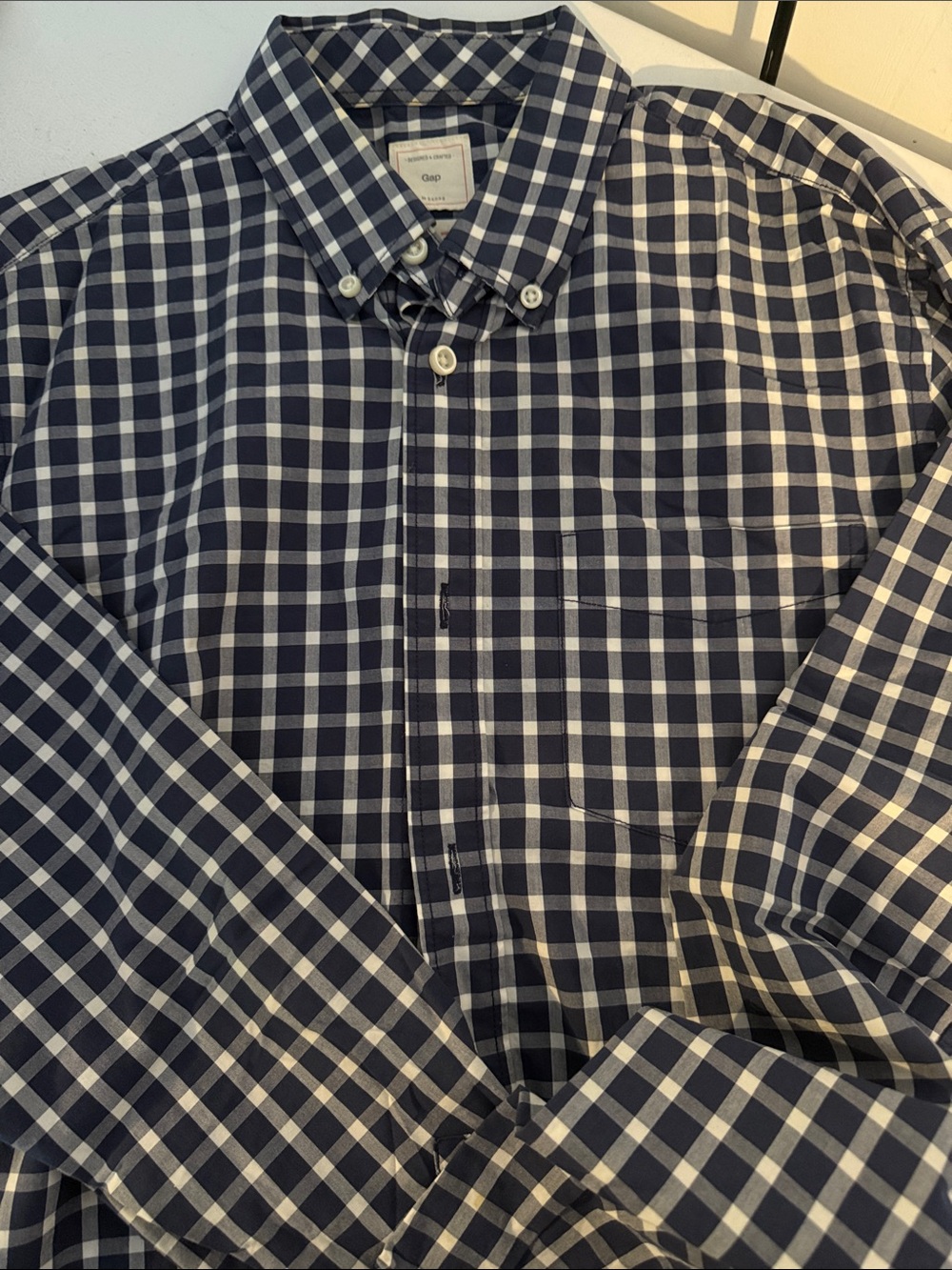 GAP Men's Navy and White Plaid Button-Down Shirt Size M 💐